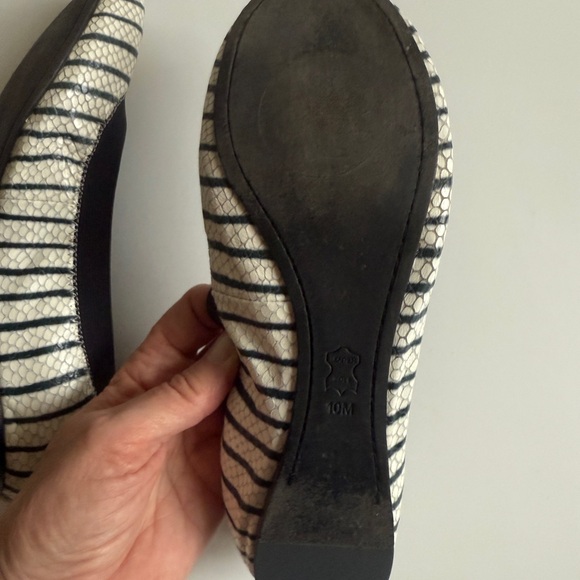 Caroline 2 Snake-Print Ballet Flat, Navy/Ivory size 10 Medium - Picture 11 of 13